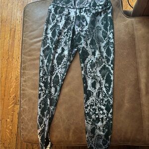Limited Edition Carbon38 Leggings